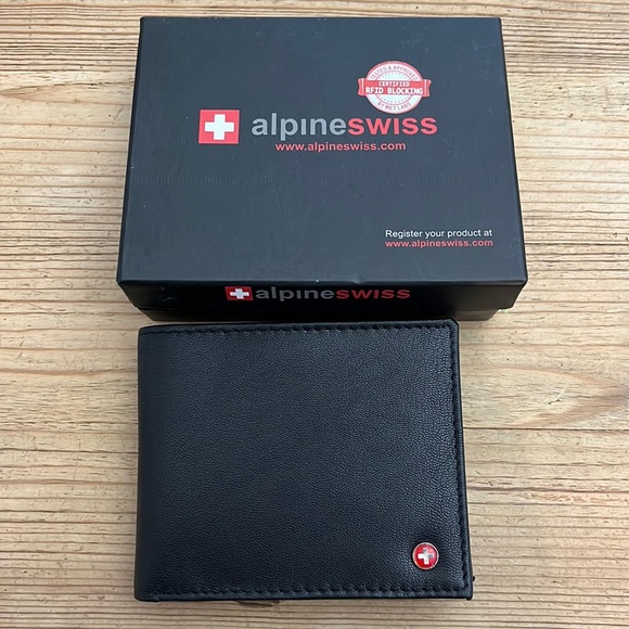 Brand new! Never used! Alpine Swiss men’s wallet. - Picture 1 of 7